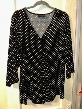 Lane Bryant Black & White Polka Dot V-Neck Tunic
